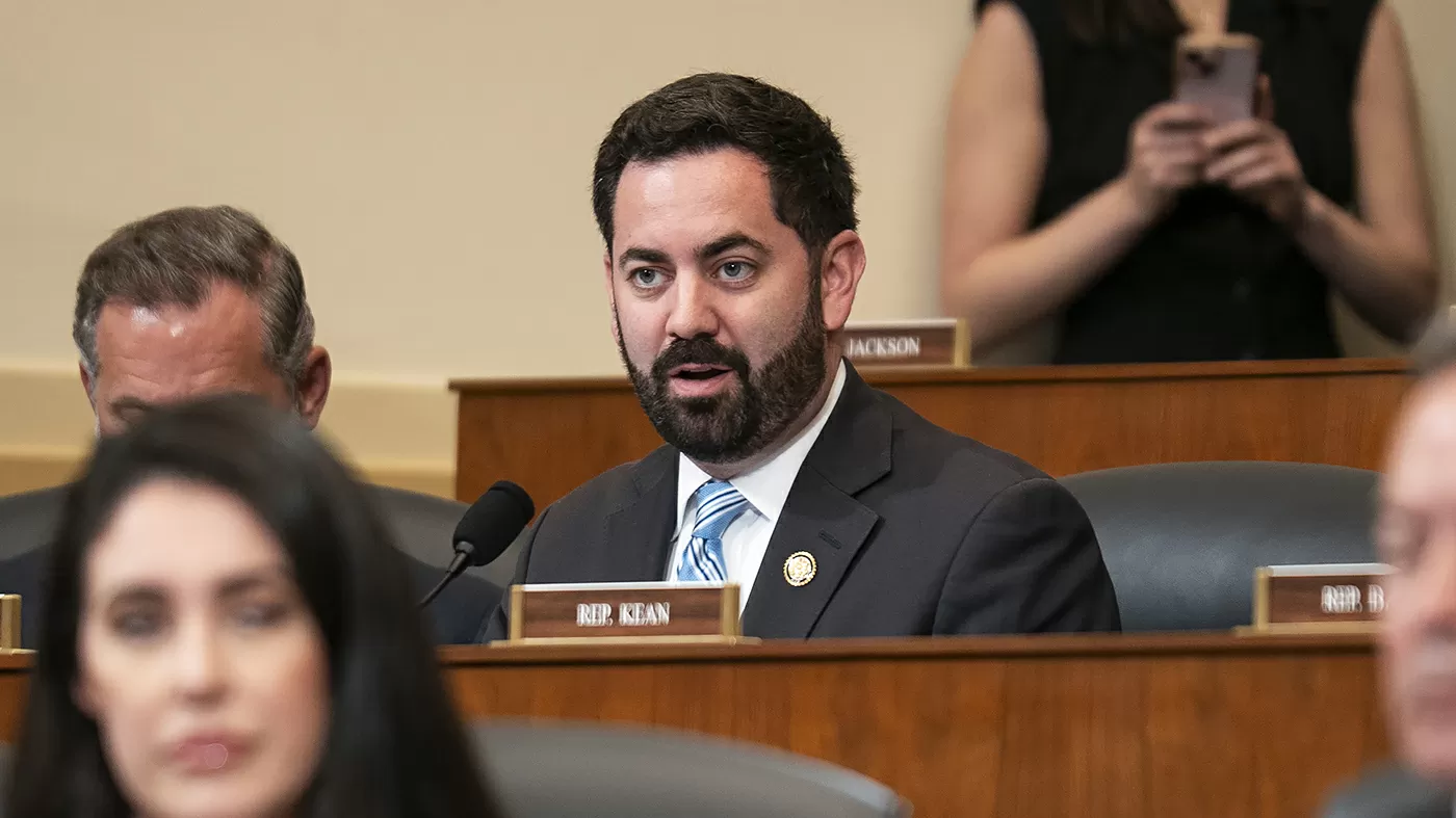 GOP rep: Use of US military force in Greenland 'should be off the table'