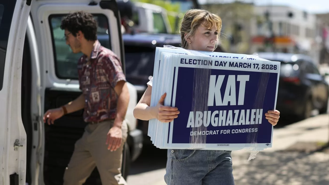 Progressive groups back Abughazaleh in crowded Dem field for Illinois House seat