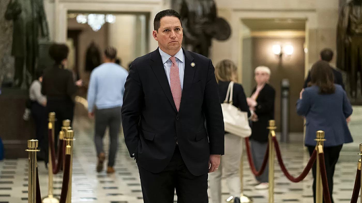 Gonzales faces growing pressure over affair allegations