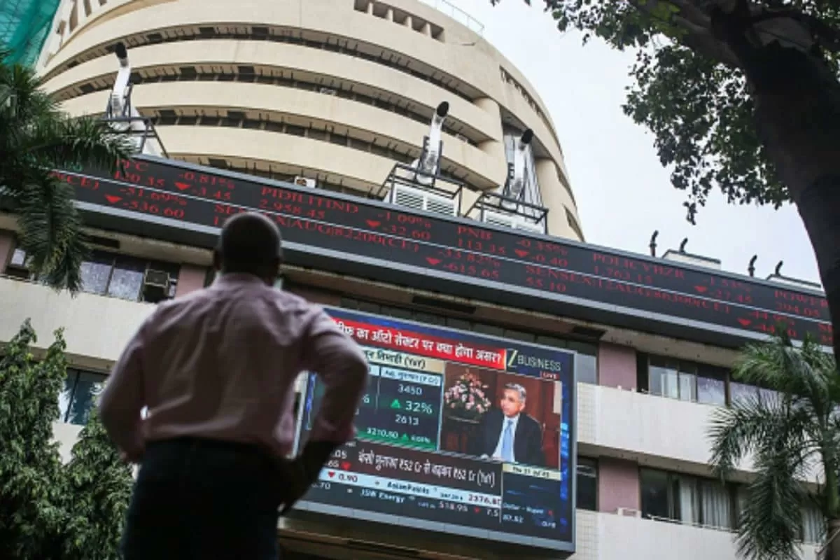 Stock Market Updates: Sensex Falls Over 500 Points, Nifty Below 24,650; IndiGo, ICICI Bank Down 2% Each