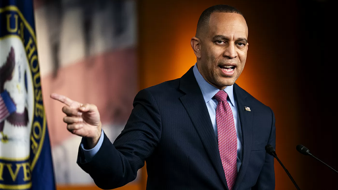Jeffries, Democrats push to fund TSA, FEMA amid fight with GOP, Trump over ICE, CBP