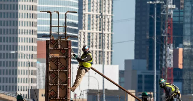 Private Payrolls Jump By 63,000 in February, Much More Than Expected
