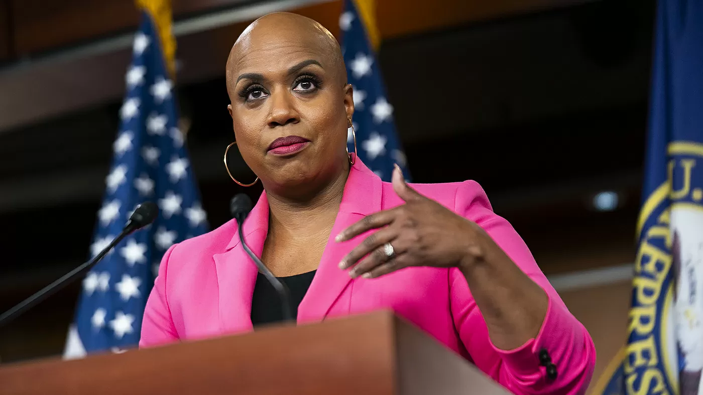 10 Republicans help Democrats pass resolution extending TPS protections for Haitian migrants