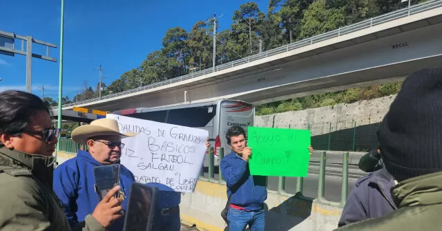 Mexican Truckers, Farmers Block Country’s Highways Demanding Safety